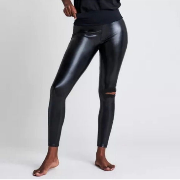 NWOT SPANX ASSETS COLLECTION  "All Over" Faux Leather Leggings in Black - Picture 1 of 8